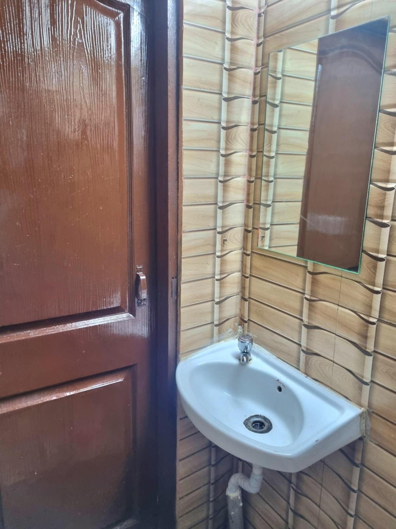 Unibed Dormitory Mumbai Bagian luar foto